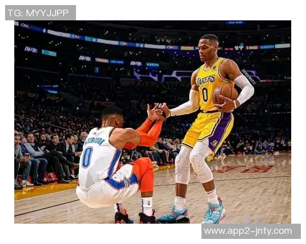 泰瑞斯马丁替补出战25分钟高效砍下26分6篮板3助攻2抢断表现亮眼 泰瑞斯马丁替补出战25分钟高效砍下26分6篮板3助攻2抢断表现亮眼